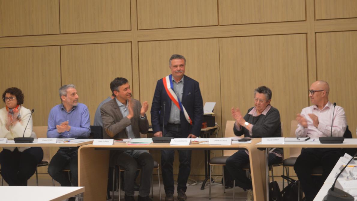 Municipales &agrave; B&eacute;theny. Francis Garnotel &eacute;lu maire, une nouvelle &eacute;quipe en place