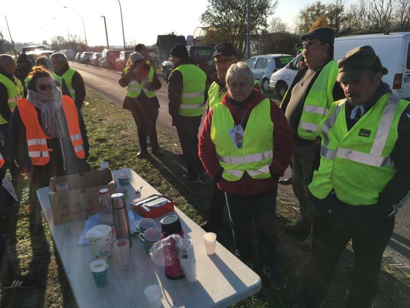 Les Gilets Jaunes Encore Mobilisés Dans Laube Dimanche
