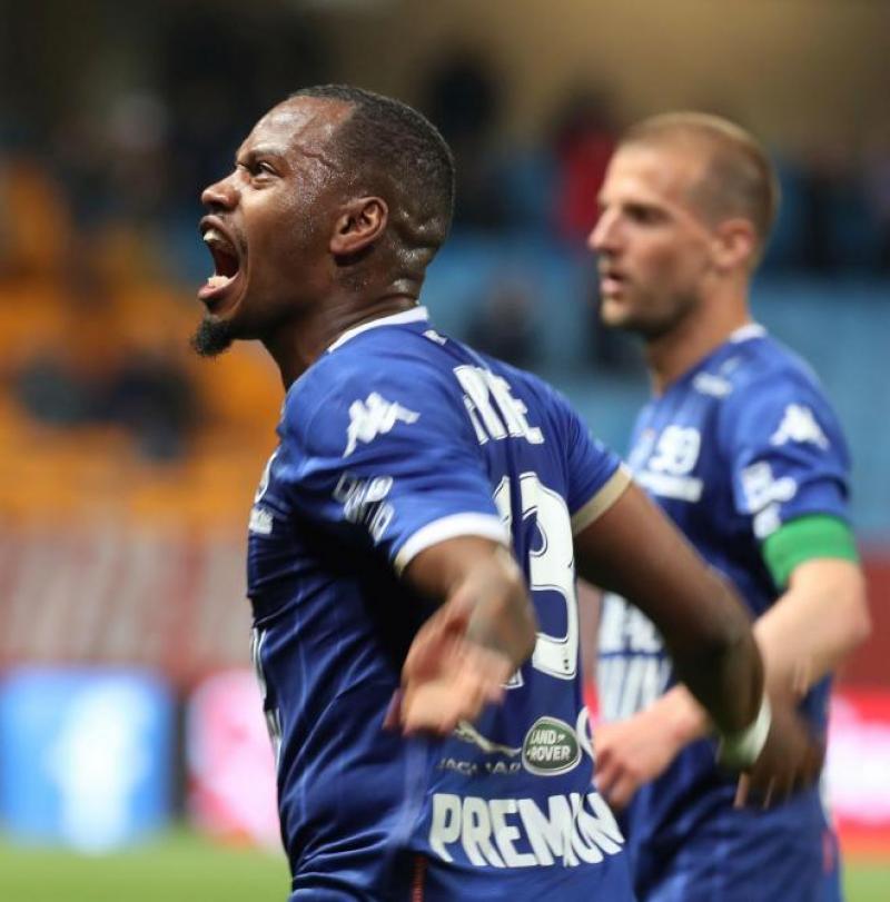 Les Essentiels Du Matin Passage Pieton En 3d Affaire Du Bebe Secoue Estac Serpent A Trois Yeux Et Nos Sorties Du Week End