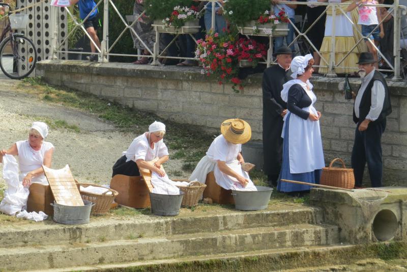 Des compagnies de théâtre vont faire revivre des tableaux de Renoir.