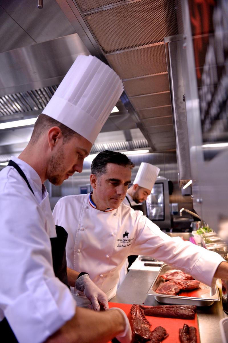 Un An Une Etoile Et Quantite De Gourmets Au Royal Champagne De Champillon