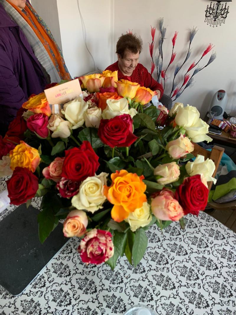 L Anniversaire De Suzanne Reunit Cinq Generations De Filles A Chalons