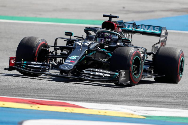 Black Lives Matter 14 Pilotes Mettent Un Genou A Terre Avant Le Depart Du Grand Prix De F1 Dimanche