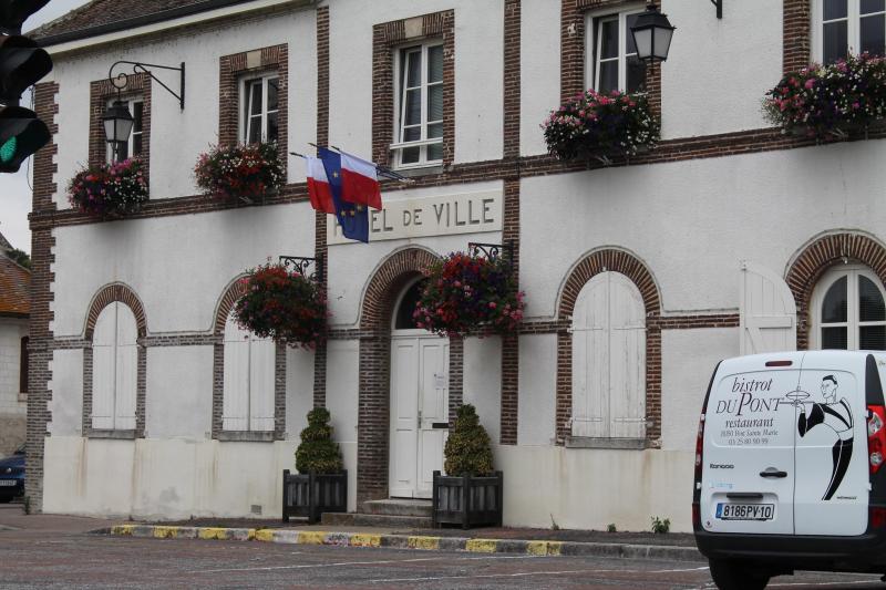 Le maire de Pont-Sainte-Marie conteste, sur le plan judiciaire, le versement des indemnités au centre de gestion pour le traitement d’un fonctionnaire qui ne travaille plus pour la collectivité.