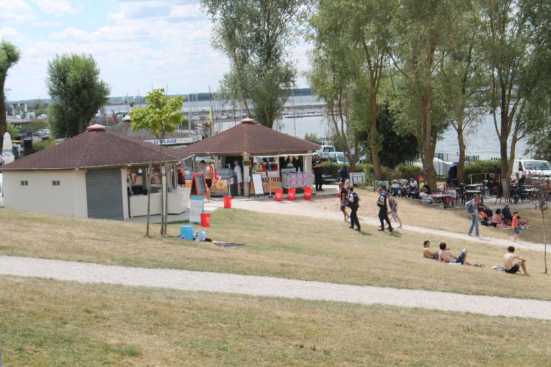 La présence des gendarmes et des vigiles rassure les visiteurs mais aussi les commerçants.