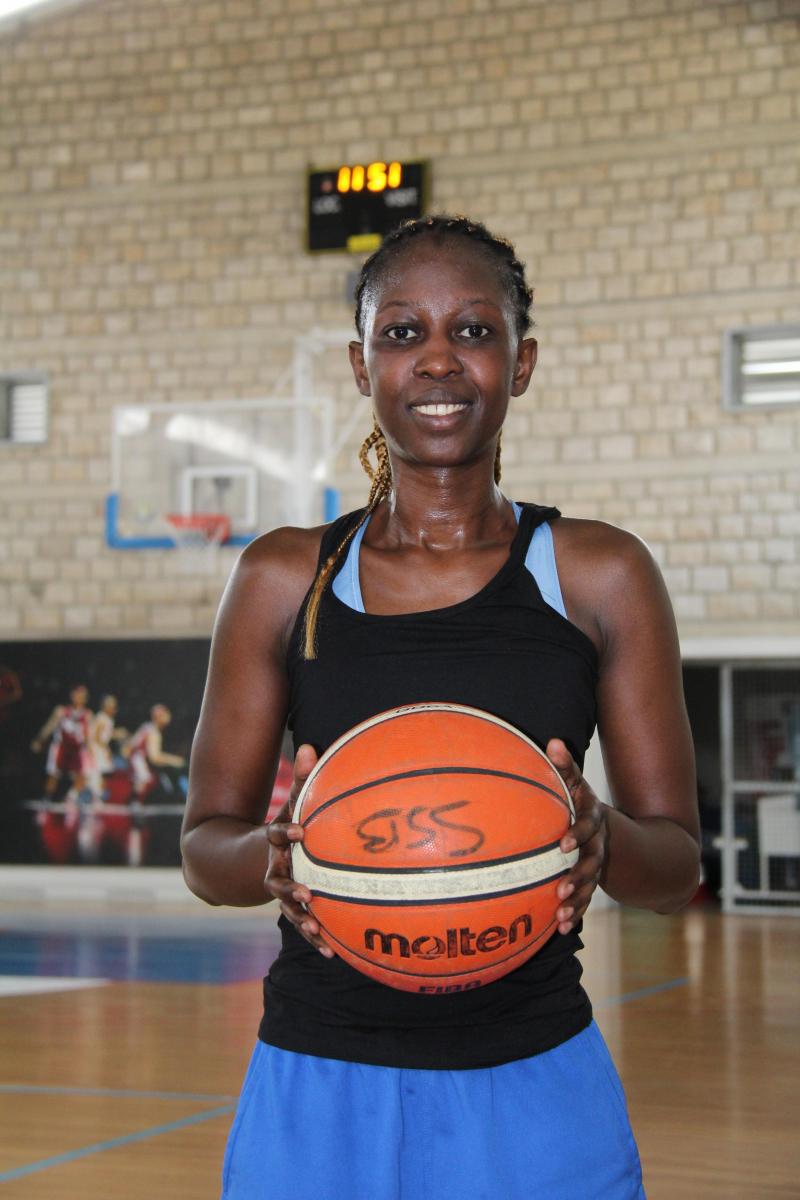 Fatou Dieng fête ses 37 ans aujourd’hui. Ce sera la troisième joueuse sénégalaise de l’équipe.