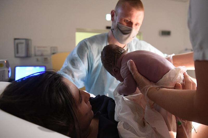 accoucher en pleine epidemie 24 heures au bloc obstetrical de la polyclinique reims bezannes