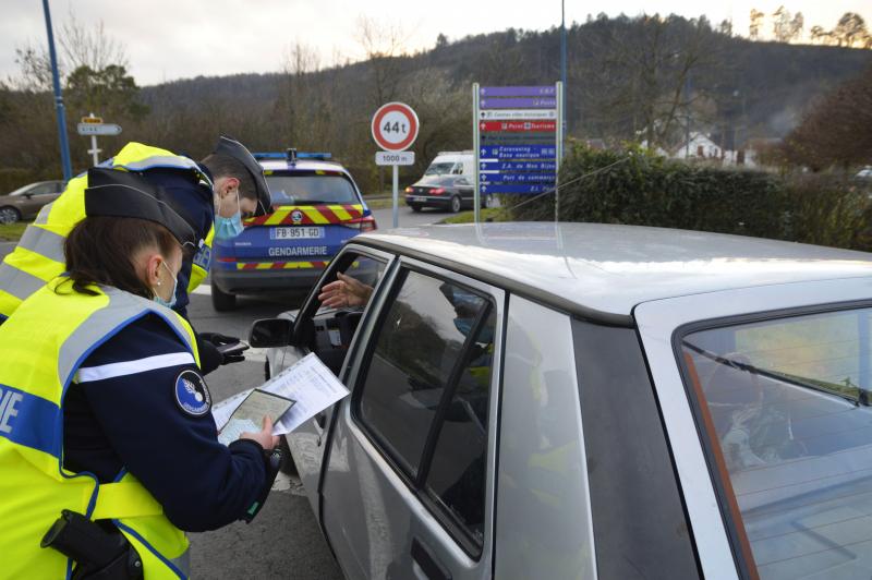Photos Givet Rocroi Un Controle D Envergure Mene Par Les Gendarmes Photos Givet Rocroi Un Controle D Envergure Mene Par Les Gendarmes