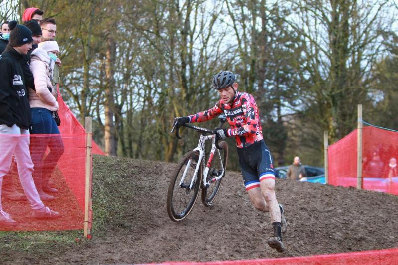 A specialist in cyclocross (like here this winter in Troyes), Steve Chainel continues to ride on the road, while ensuring his role as a consultant where he stands out.