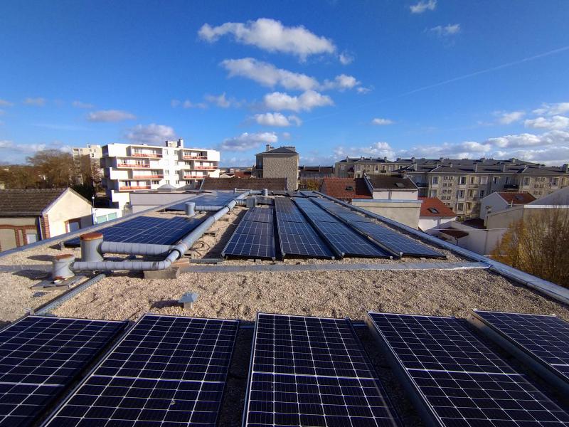 Des panneaux solaires sur les toits des immeubles ?  En tout cas, les propriétaires de l'agglomération troyenne peuvent d'ores et déjà s'assurer s'ils sont aptes à en accueillir.