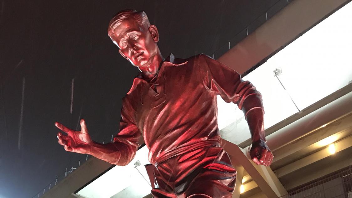 La statue de Raymond Kopa a été dévoilée ce samedi en marge de la rencontre entre le Stade de Reims et Strasbourg.