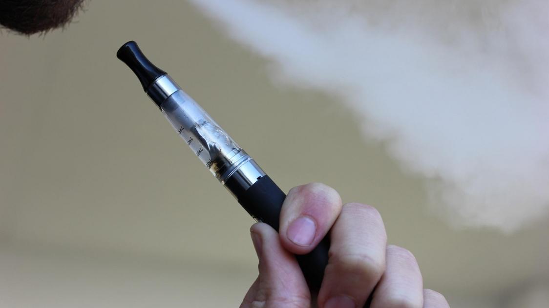 États-Unis : Mort d'un vapoteur qui succombe à une « maladie respiratoire  inexpliquée »