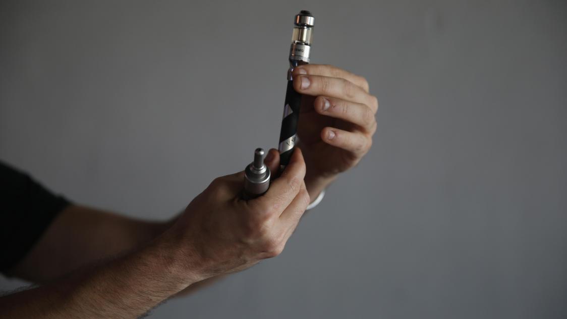 elfbar nachfüll pod läuft aus La vitamine E suspectée dans le mystère des maladies pulmonaires liées au  vapotage aux États-Unis
