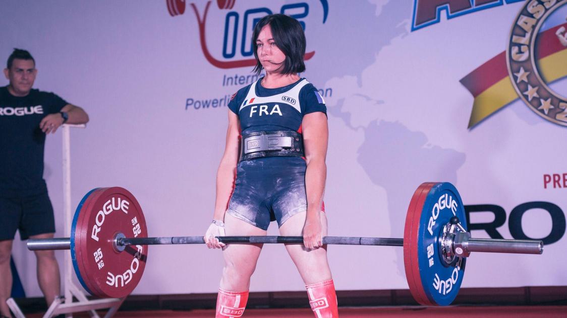 VIDÉO. Force athlétique : 392,5 kilos et deux nouveaux records de France  pour Noémie Allabert