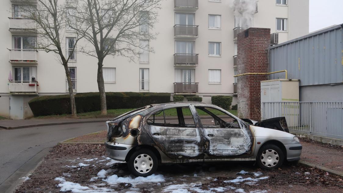 La voiture de Francine Herbin a été incendiée alors qu’elle était stationnée rue Lavoisier.
