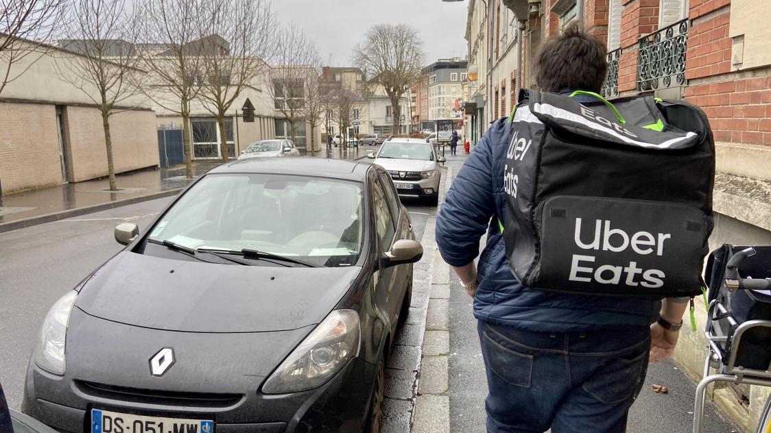 Uber eats a trouvé ses clients à Épernay, pas ses restaurants