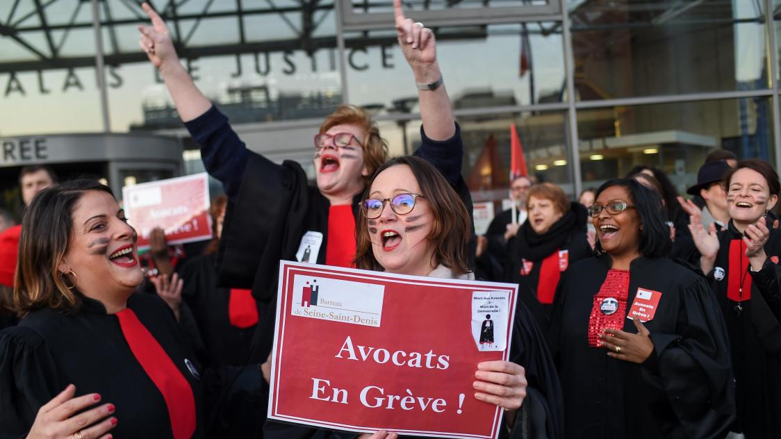 Le 22 janvier dernier, des avocats de Seine-Saint-Denis avaient manifesté leur oppoqsition à la réforme des retraite devant le tribunal de Bobigny.