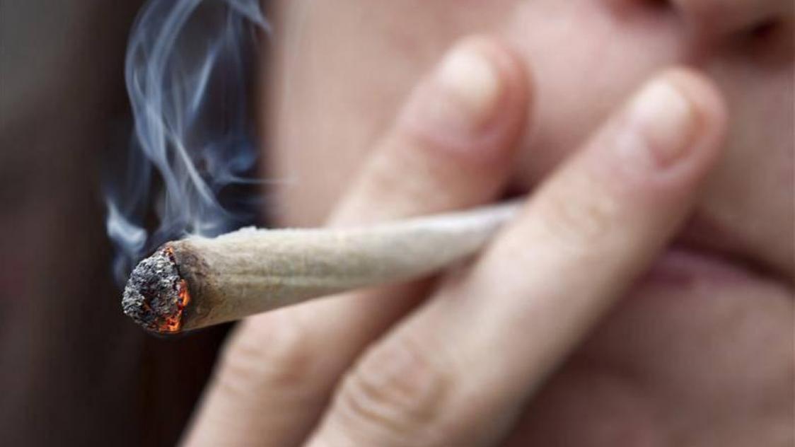 Fumer un joint sera passible d'une amende de 200 euros à la rentrée