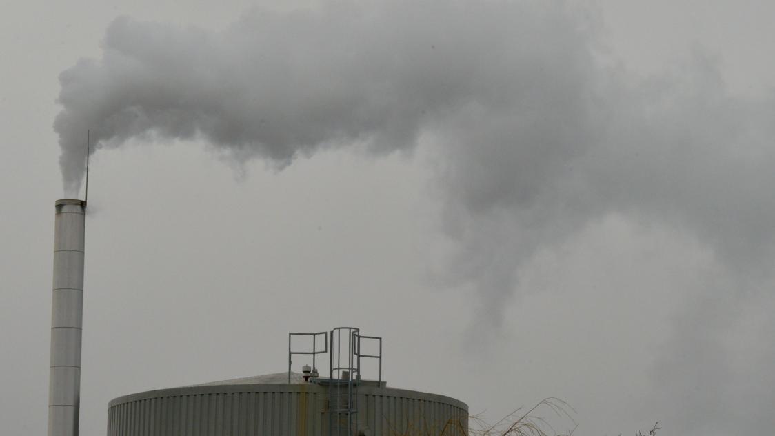 «
Au total c’est 947,4 tonnes par an de polluants divers qui vont se disperser au- dessus de nos têtes et que nous allons respirer. La pollution de l’air tue actuellement en France 48
000 personnes/an
», alerte le collectif de médecins.