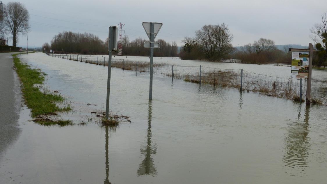 Royaume-Uni : bloqués sur un manège à 72 m de haut par la tempête Noa
