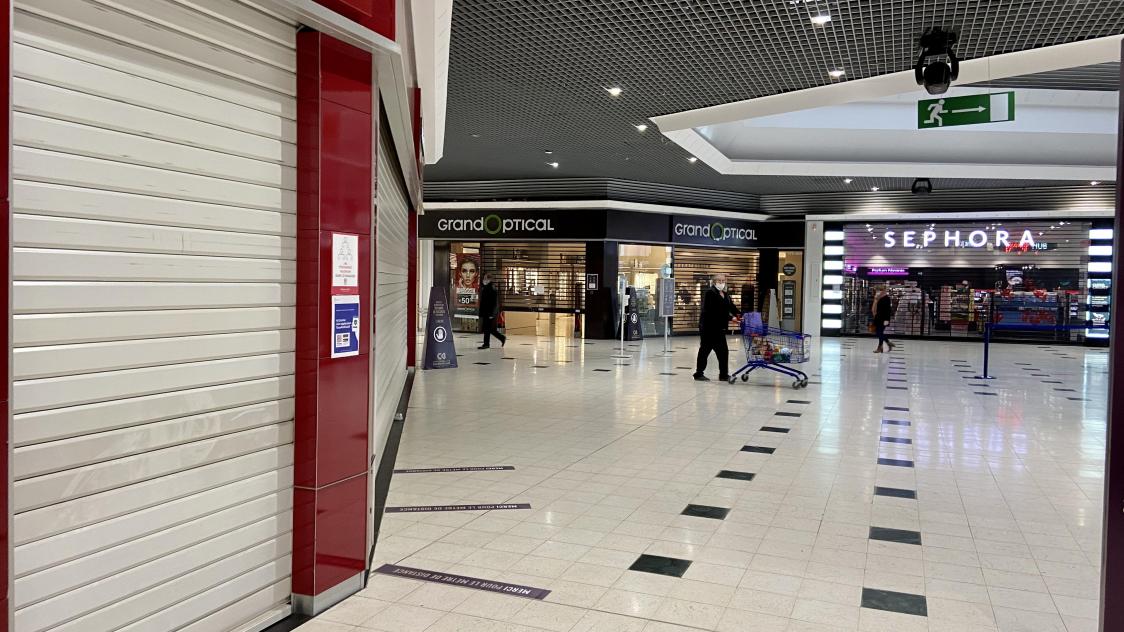 elfbar nachfüll pod läuft aus Ambiance morose dans la galerie marchande à Cormontreuil