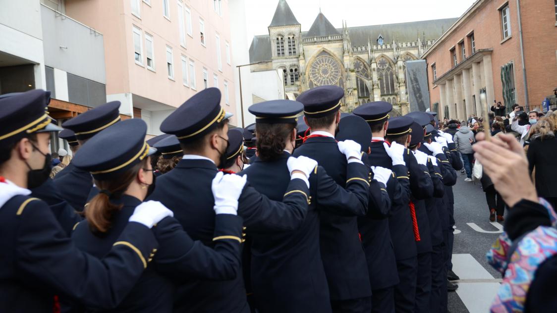 PHOTOS et VIDÉO. Les élèves des Arts et métiers ont défilé samedi à ChâlonsenChampagne