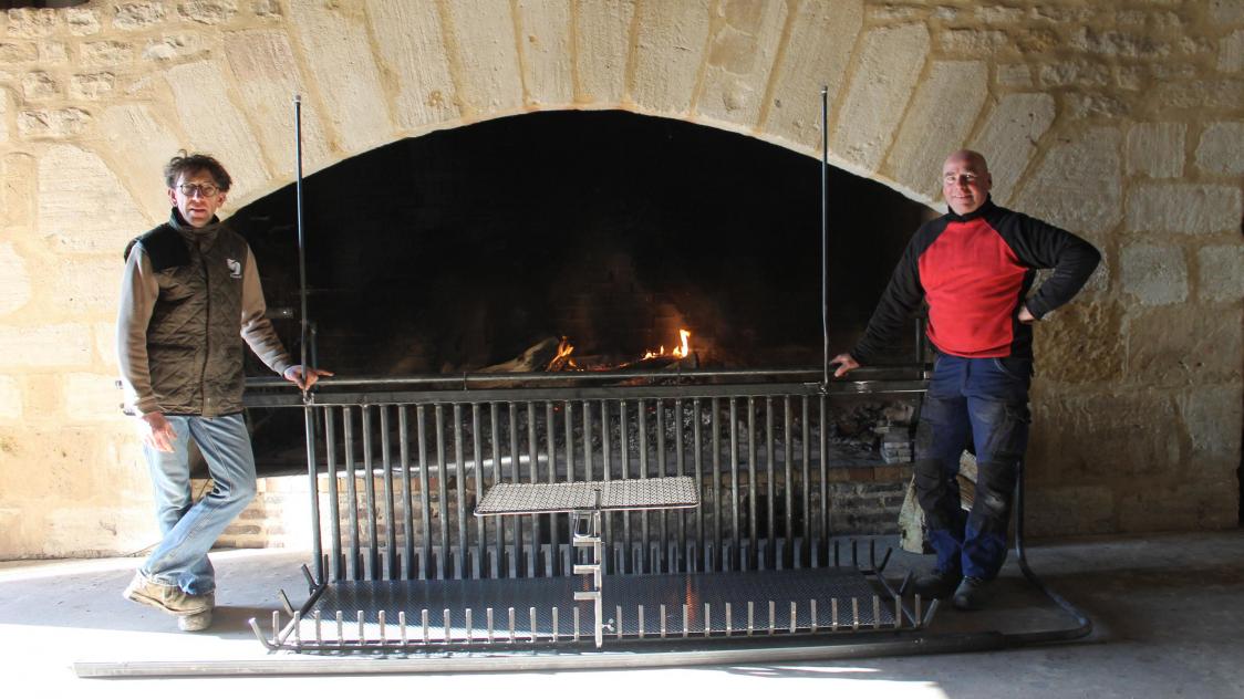 Jandun : un récupérateur de chaleur géant pour éviter les déperditions de  la cheminée à l'âtre de l'auberge du Lion d'or