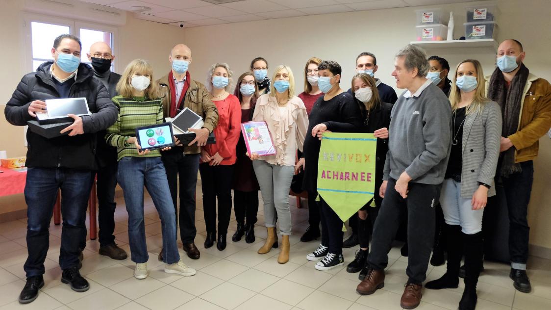 Six tablettes offertes à la maison Ducellier à Villequier-Aumont