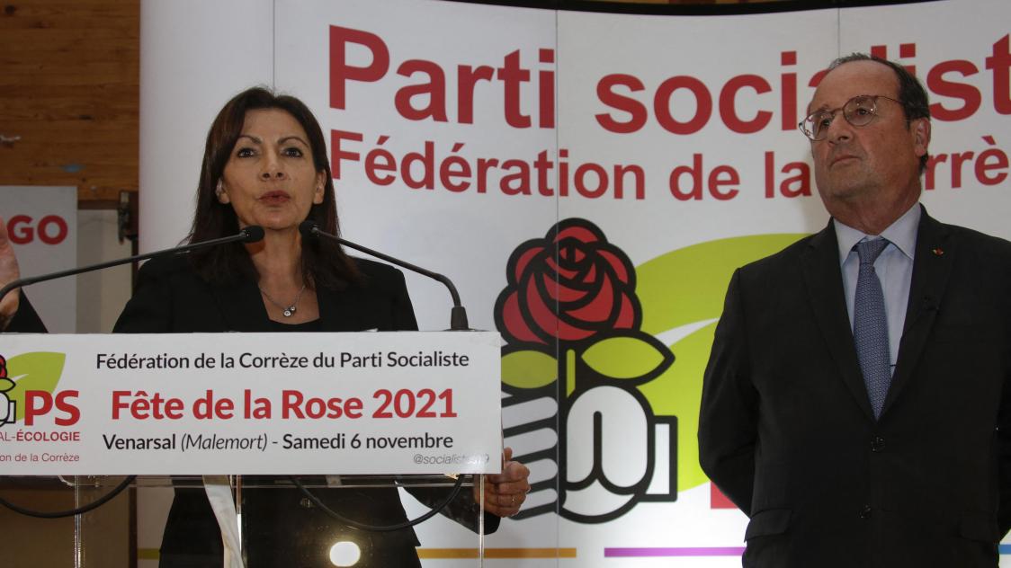 Anne Hidalgo et François Hollande, en novembre 2021 lors d’un rassemblement du PS à l’occasion de la «Fête de la Rose».