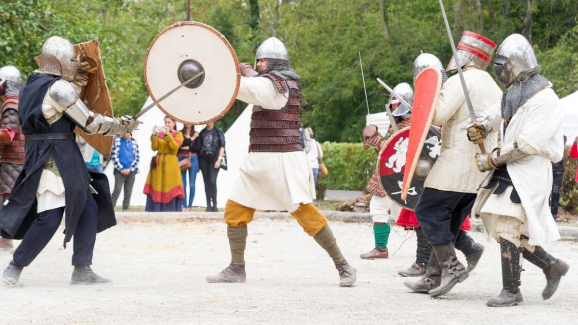 Bien vaigniez» à la fête médiévale de Saint-Pouange