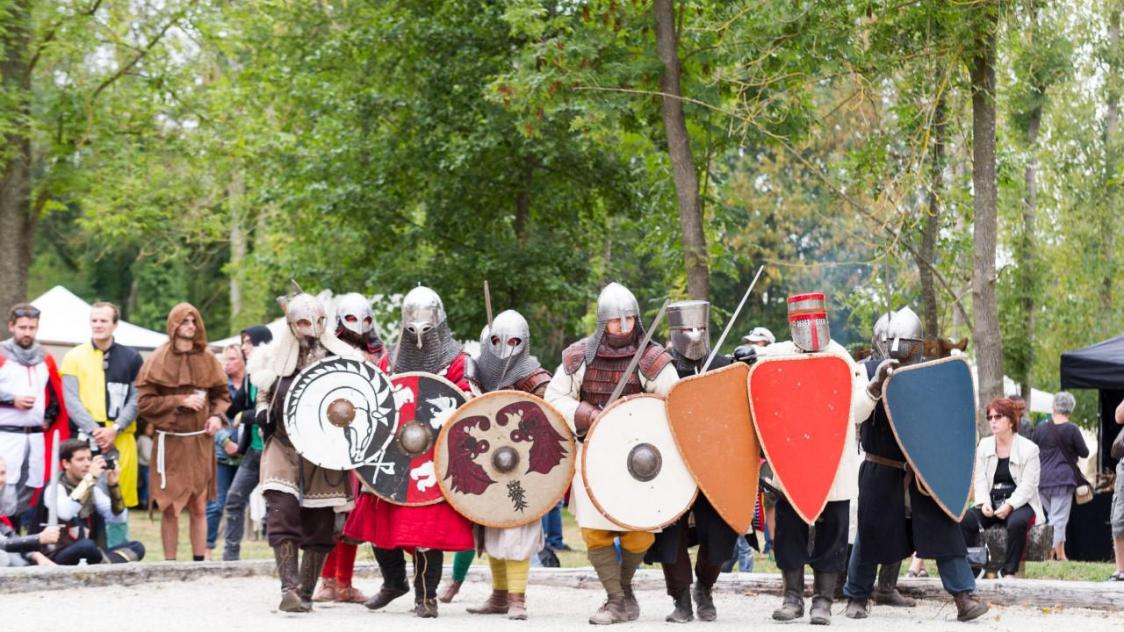 Bien vaigniez» à la fête médiévale de Saint-Pouange