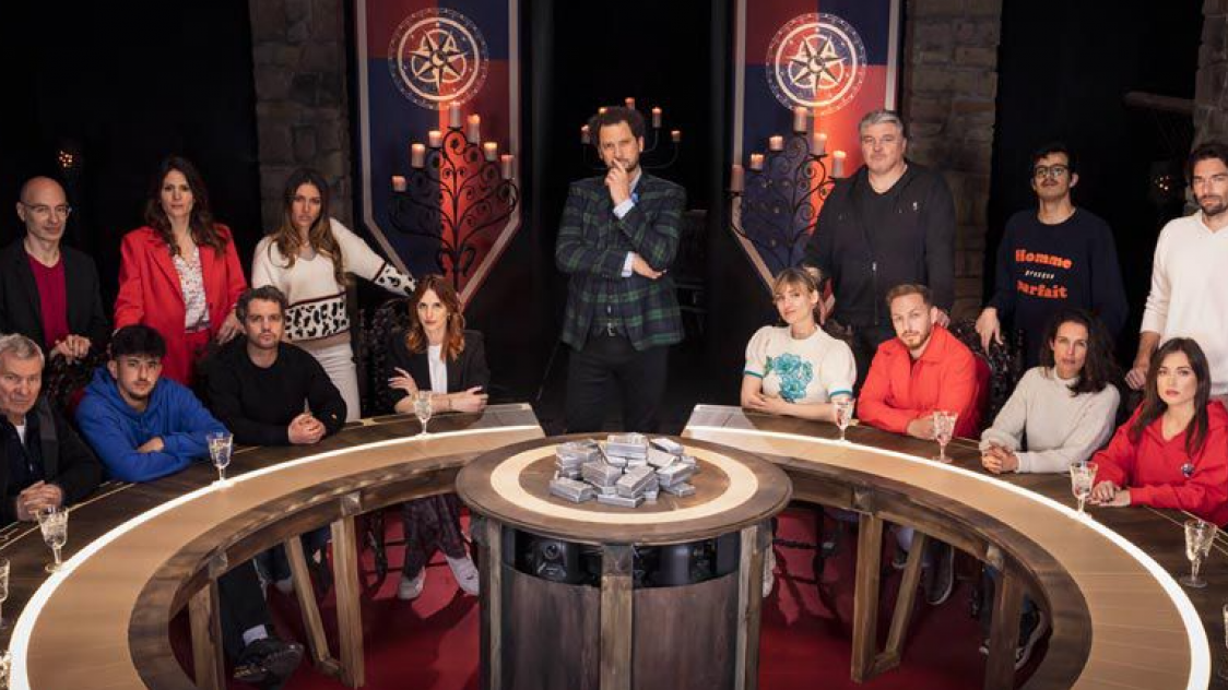 manipulation mensonges  enquete le jeu les traitres arrive sur