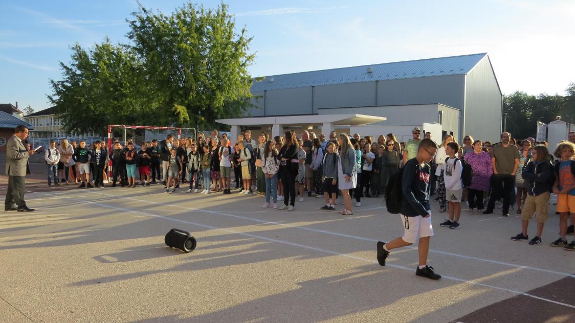 Les élèves de 6e en premier au collège PaulPortier de BarsurSeine