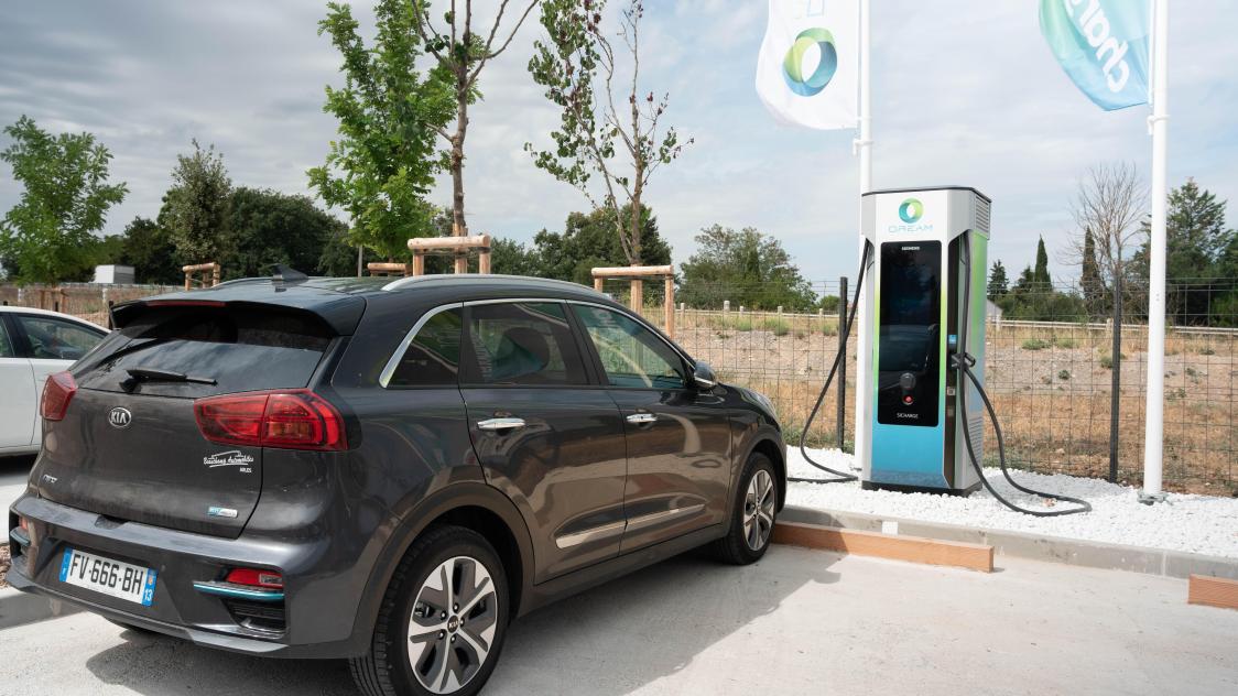 Une borne de recharge pour voitures électriques bientôt implantée