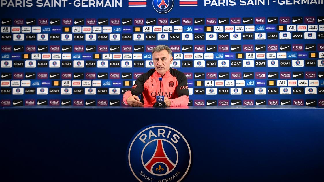 Les souhaits de départ perçus de Kylian Mbappé et les nombreuses polémiques extra-sportives qui secouent le PSG ont mis son entraîneur dans une position très délicate avant l'arrivée de l'OM dimanche.