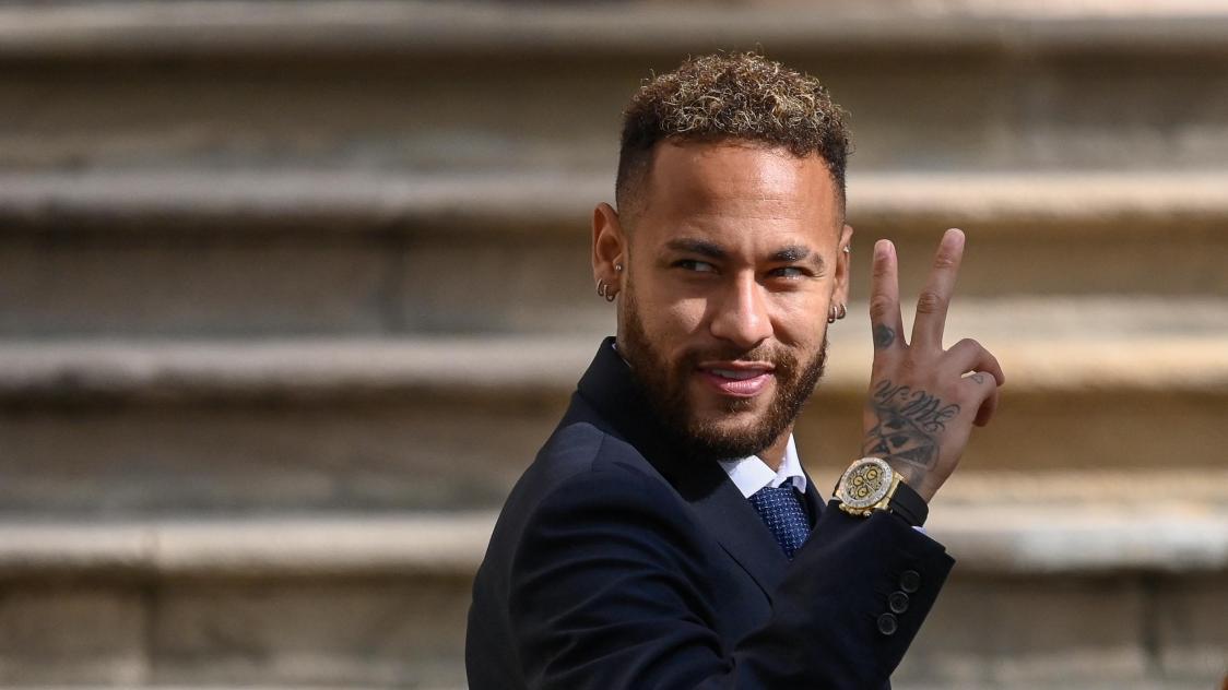 Le parquet retire ses accusations contre Neymar et son père.
