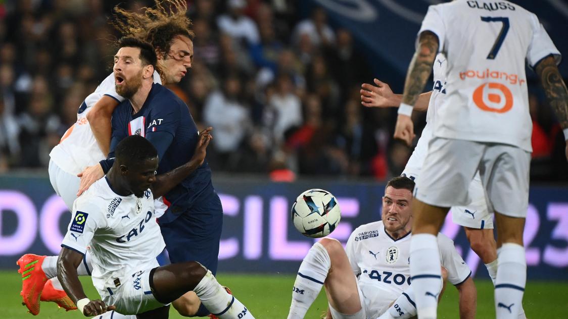 Mattéo Guendouzi and Jordan Veretout, here against Lionel Messi's PSG on October 16 at the Parc des Princes, will make sure they are injury-free before joining Clairefontaine.