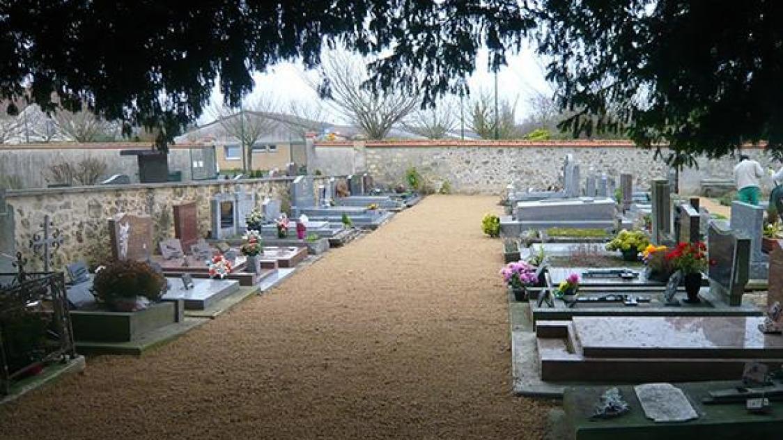 Le maire de Bezannes a fait renforcer la surveillance du cimetière.