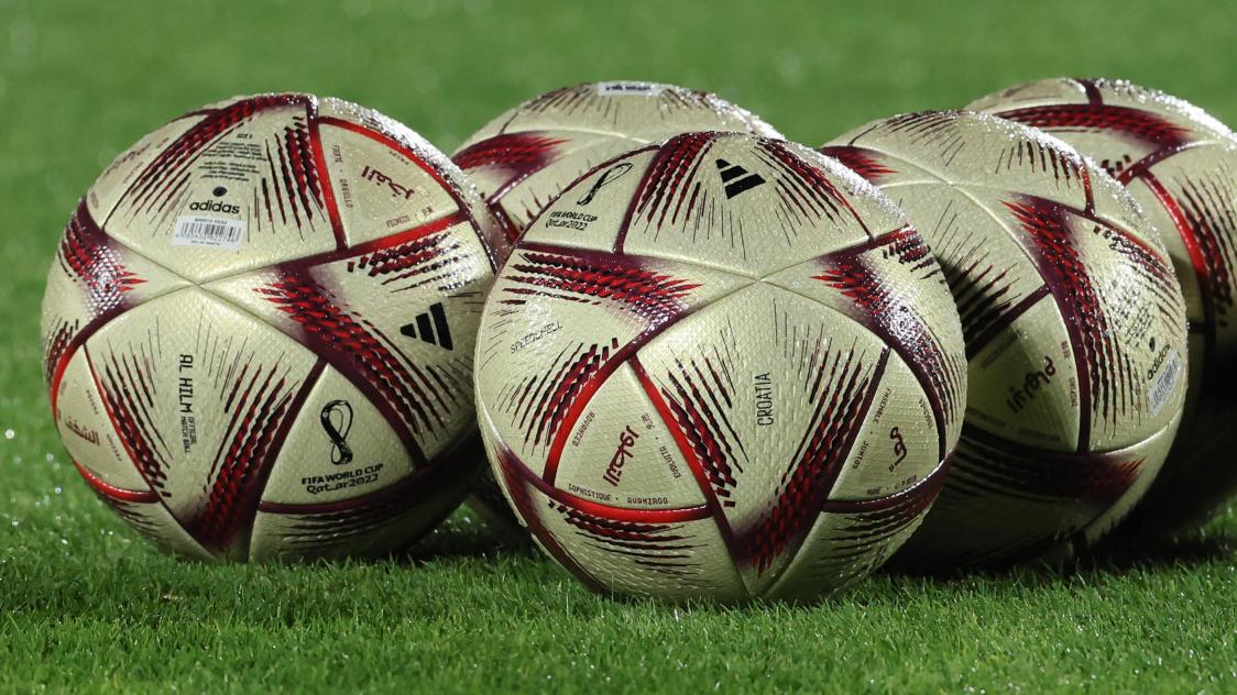 Coupe du monde 2022 : un nouveau ballon baptisé Al Hilm pour le dernier  carré