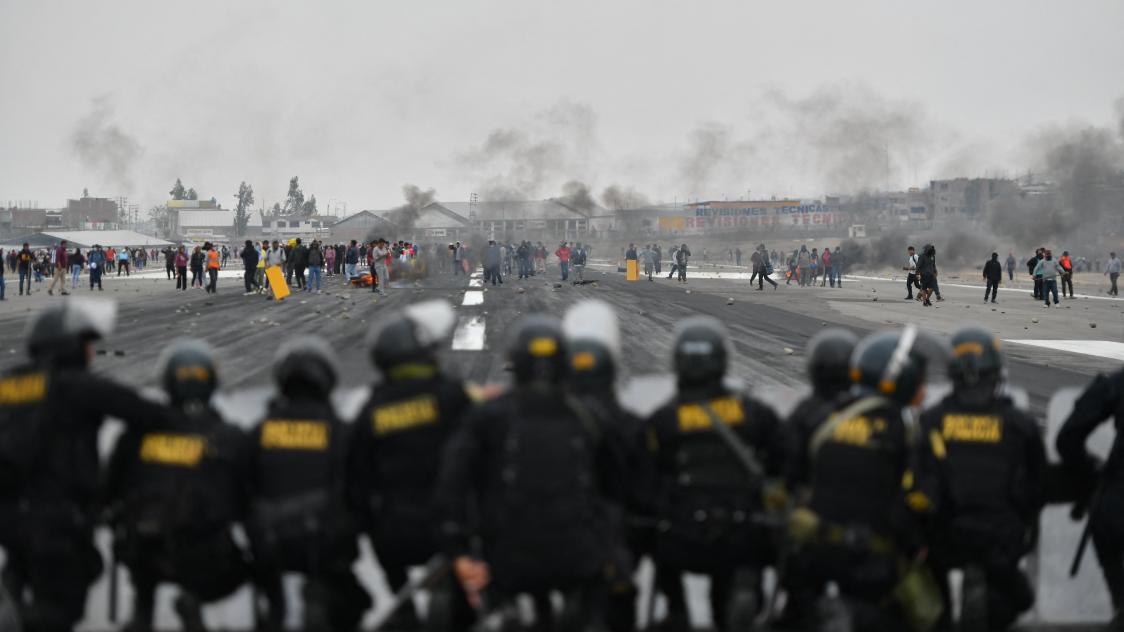 Les manifestations sont violentes au Pérou.