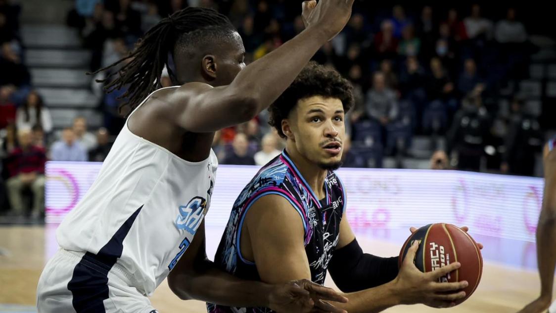 Thimothé Crusol et le Champagne Basket jouaient leur premier match à la Reims Arena.