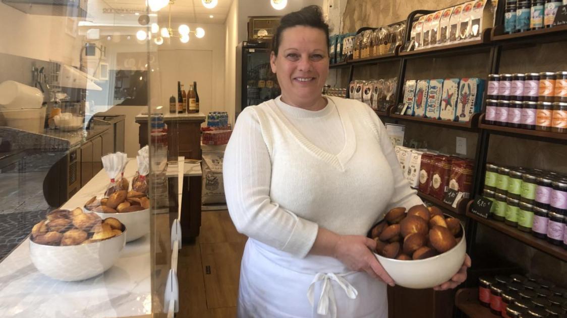 Bretonne de Brest, Isabelle Manach confectionne elle-même crêpes et biscuits, qu’elle vend à l’enseigne d’Un Bout de Bretagne.