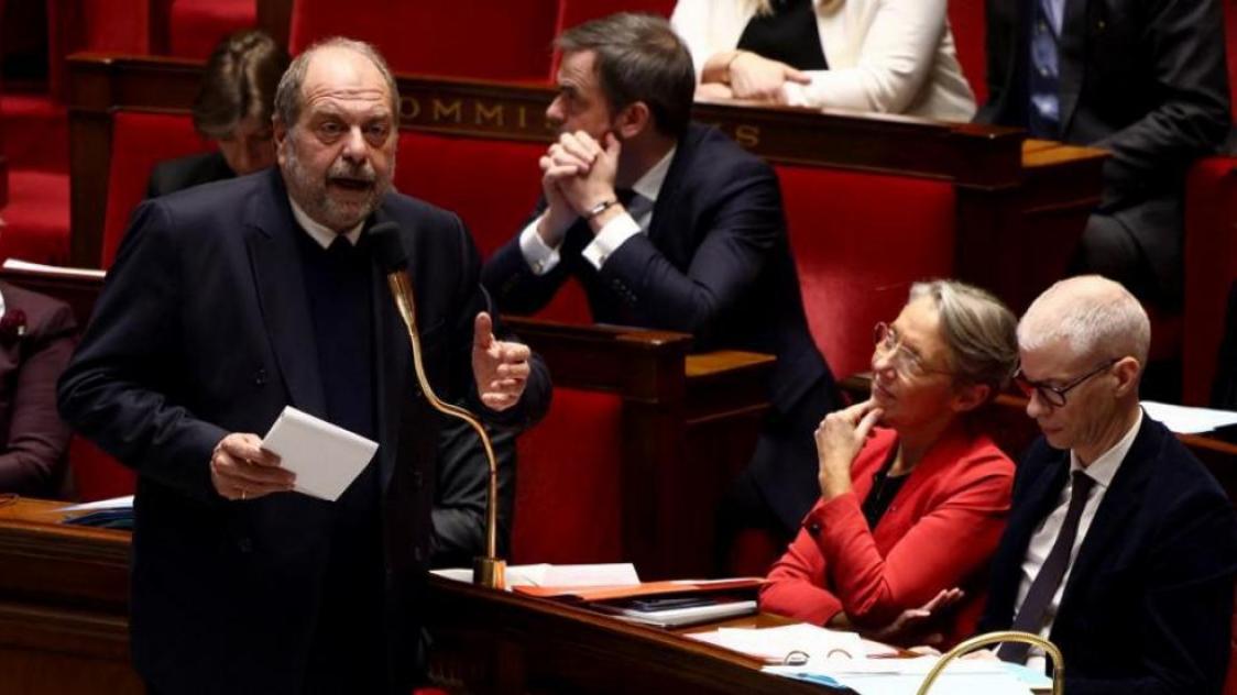 Bras d’honneur à l’Assemblée nationale «Il faut qu’on soit tous