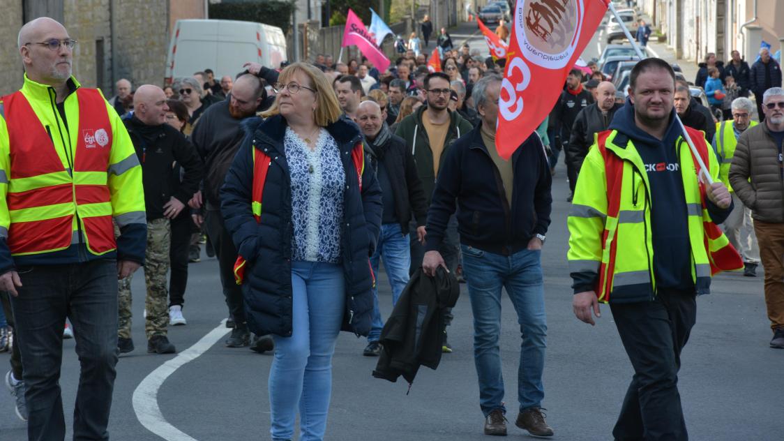 Les manifestants étaient 180, d’après Laurent Mervaille, le secrétaire de l’Union locale CGT organisatrice.