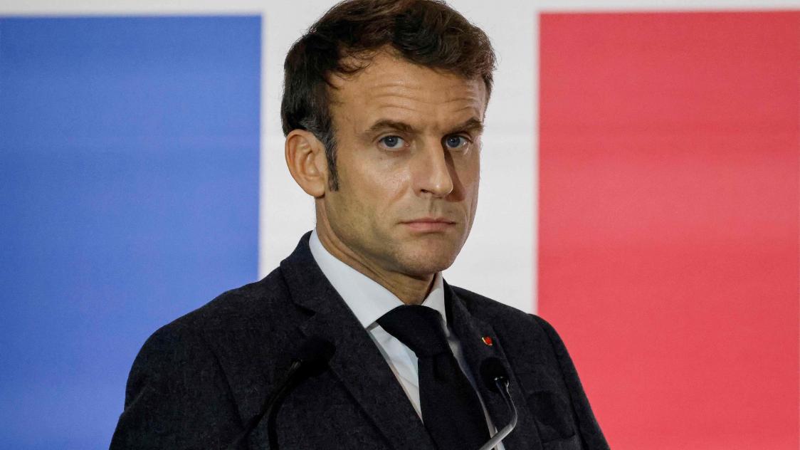 Emmanuel Macron répondra aux journalistes de TF1 et France 2 en direct du journal de 13h.