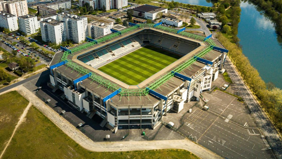 Football - Le stade Louis-Dugauguez va reprendre vie à l'occasion de la  rencontre entre Cheveuges et le CS Sedan Ardennes