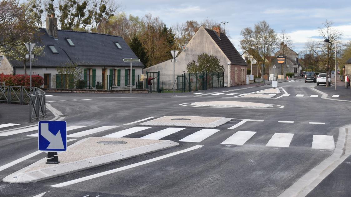 Les travaux du mini-giratoire des rues Saint-Just, Auguste Renoir et Jean Jaurès viennent de se terminer