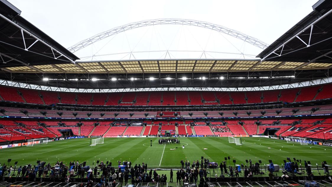 Deux invités de marque ce samedi dans le Wembley Stadium de Londres. Jamais un temple n’aura si bien porté son nom.