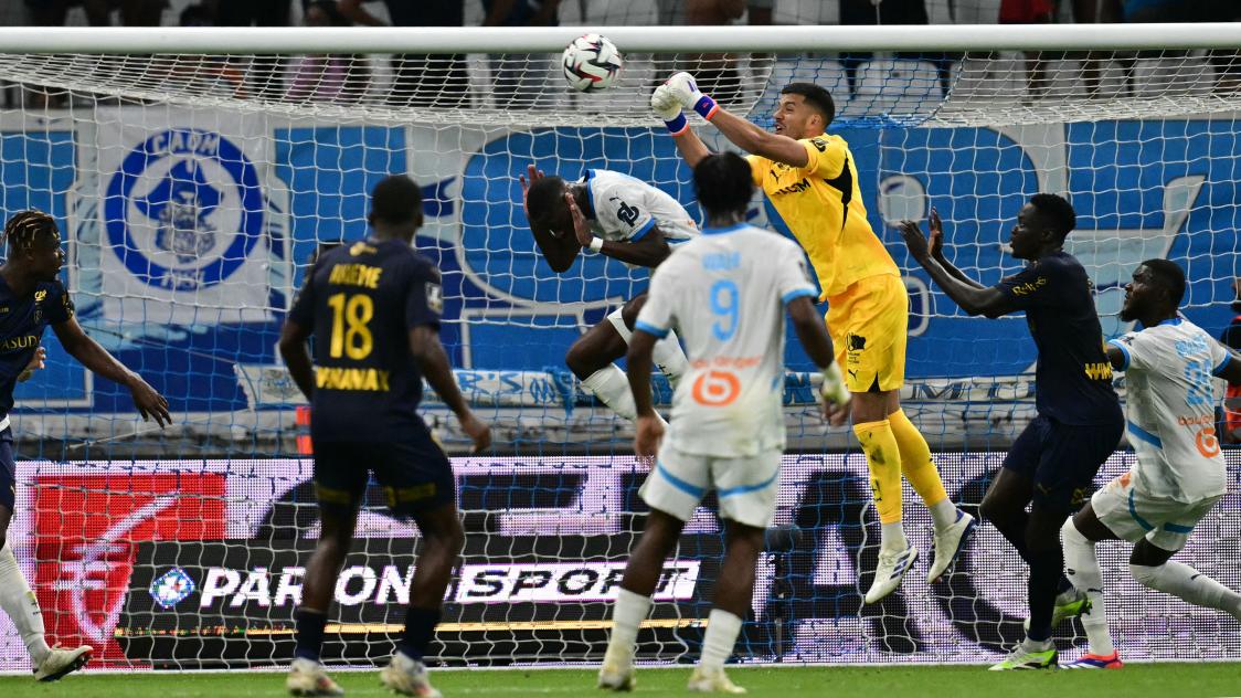 Le gardien marseillais Geronimo Rulli a dû s’employer face à l’attaque rémoise.