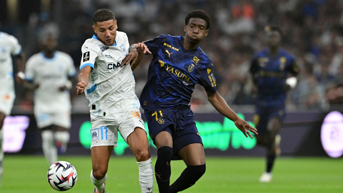 Le milieu de terrain rémois, ici aux prises avec Amine Harit, était titulaire pour la première fois de sa carrière en Ligue 1